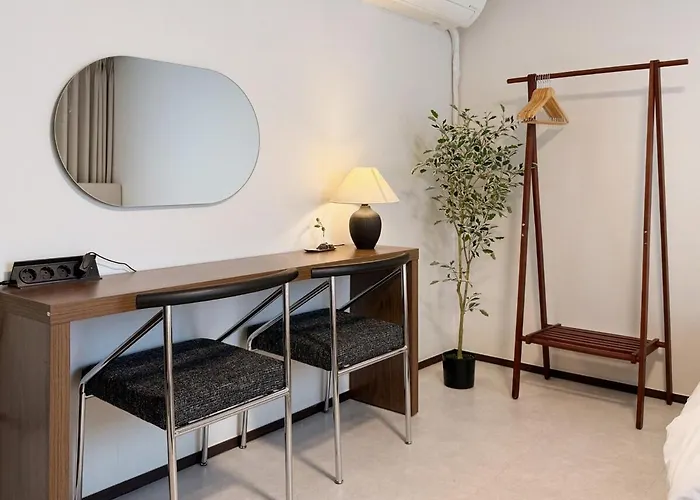 Gangnam, Nonhyeon Station Mono Stay, Ev