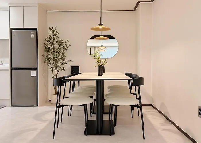 Gangnam, Nonhyeon Station Mono Stay, Ev